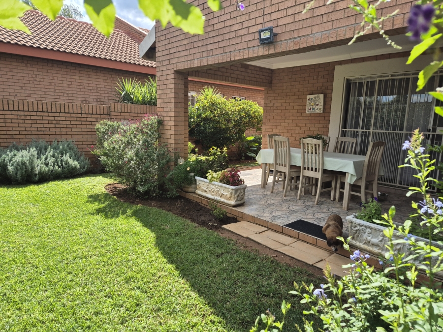 2 Bedroom Property for Sale in Flamwood North West